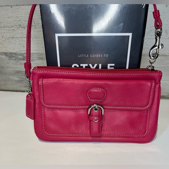 🔥🔥🔥SOLD OUT🔥🔥🤗Coach SoHo Wristlet Bright Pink Leather Wristlet - Picture 2 of 10
